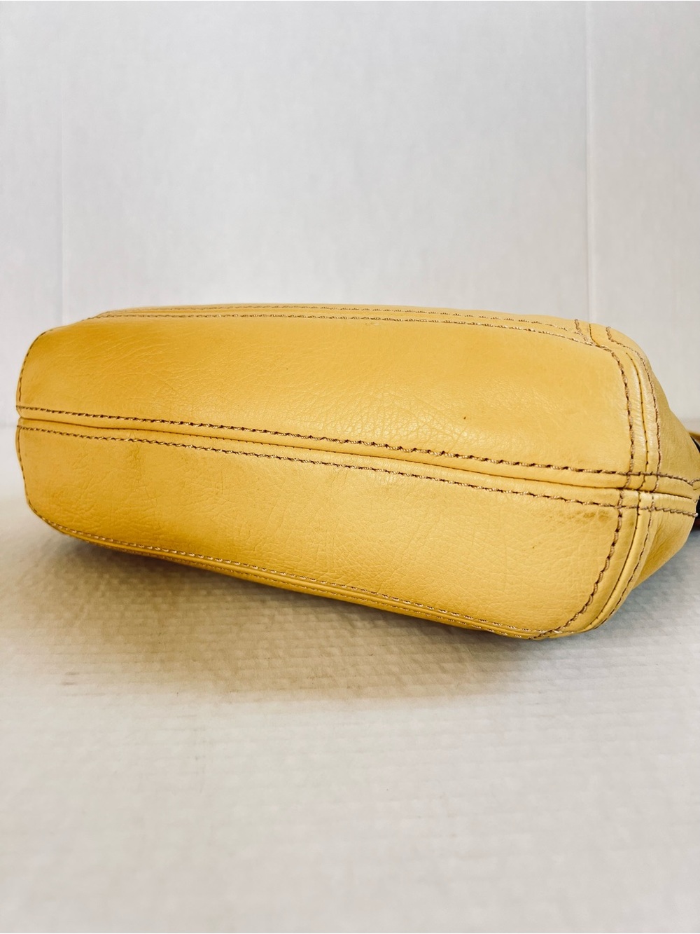 Fossil VTG Long Live Vintage 1954 Pale Yellow Leather Baguette Shoulder Bag - Picture 10 of 15